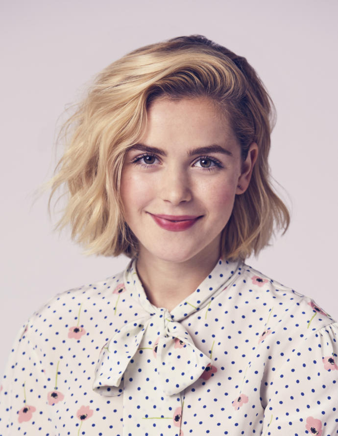Do you think her short hair looks better blonde or brown?