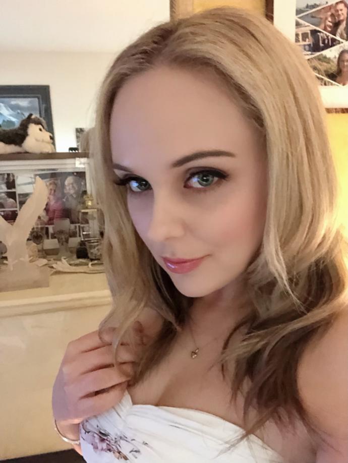 Which hairstyle looks better on me?