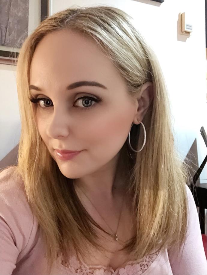 Which hairstyle looks better on me?