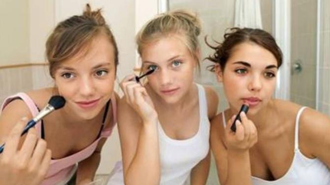 Should teenagers be allowed to wear makeup at school?