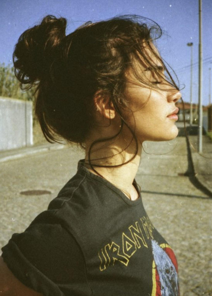 Which hairstyle looks better? messy bun or ponytail?