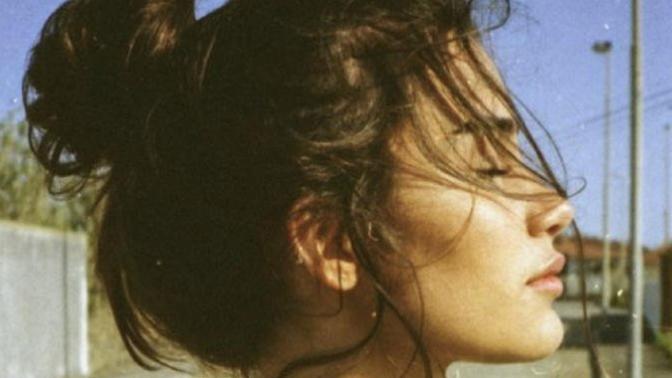 Which hairstyle looks better? messy bun or ponytail?