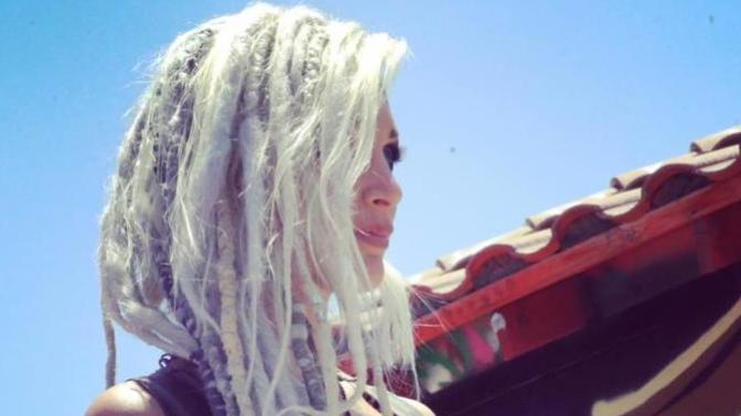 Can white people wear dreadlocks?