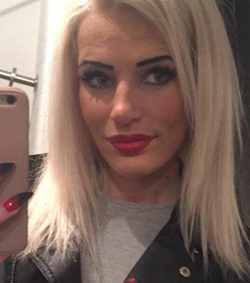 Which makeup would suit me for a night out clubbing? 💄💋 or neither?