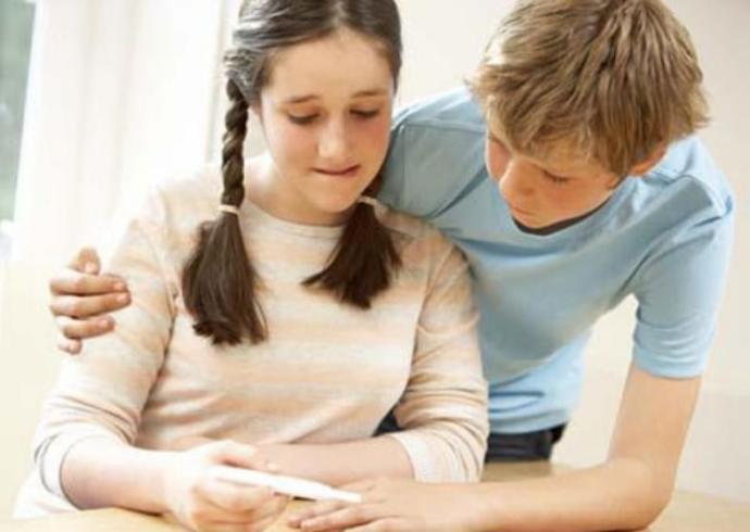 How to react to teenage pregnancy as a teenager?
