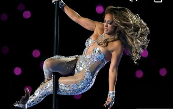 How gorgeous was Jennifer Lopez Super Bowl outfit?