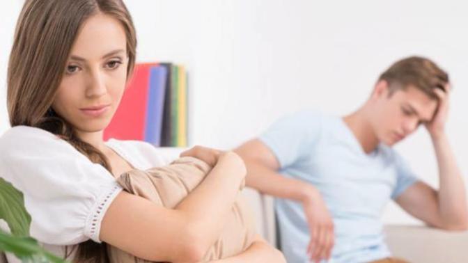How to effectively handle my girlfriend's trust issues and sudden distancing?