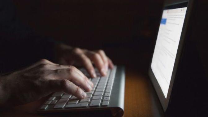 Why are both men and women friendlier in real life than online?