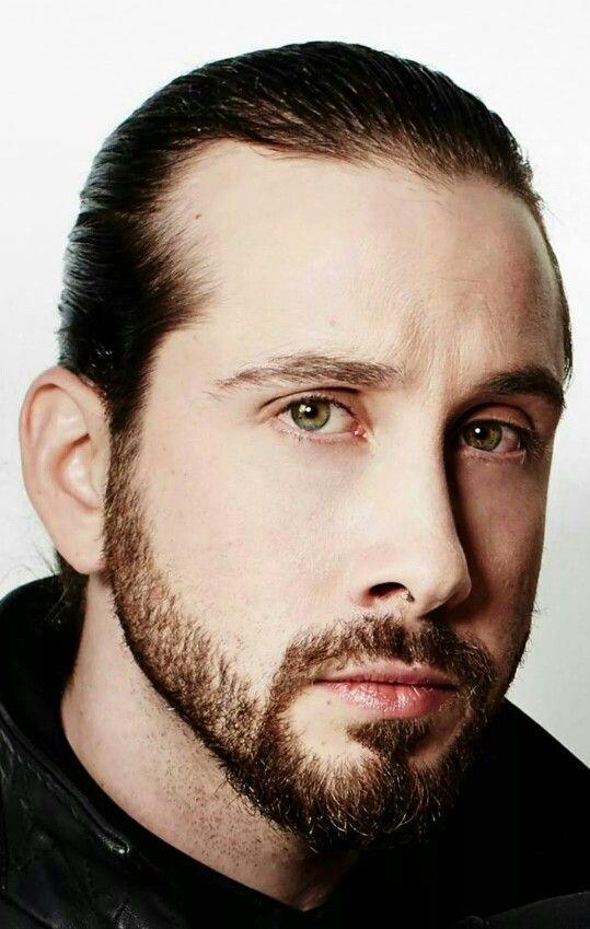 Science says Robert Pattinson is the most handsome man in the world