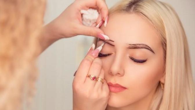 Does it annoy you when people just blindly follow along with current beauty trends?
