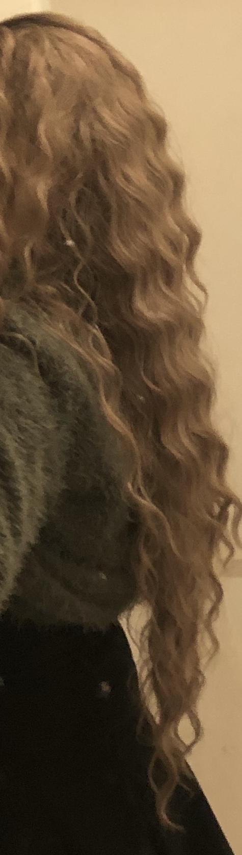 “Honey blond curly” Sorry- lighting is really bad. I’ll try again tomorrow. I wanted to post tonight Bc I just sorted it out first time ever🤷♀️🙂?