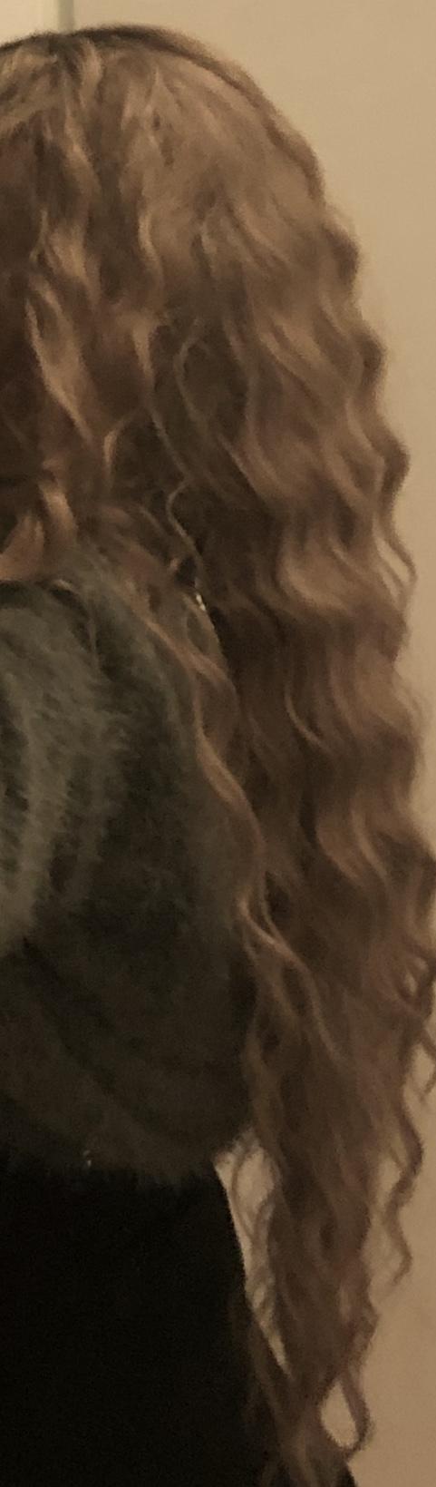 “Honey blond curly” Sorry- lighting is really bad. I’ll try again tomorrow. I wanted to post tonight Bc I just sorted it out first time ever🤷♀️🙂?