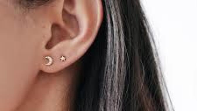 Guys, do you like double piercings?