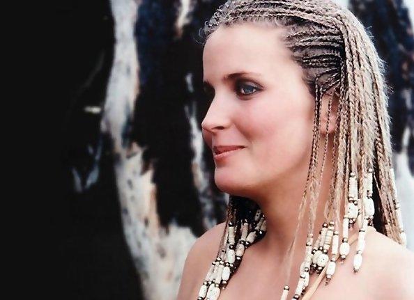 Is it cultural appropriation for a white girl to have box braids?