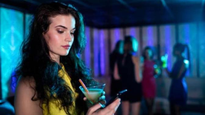 Is it normal to text your boyfriend/girlfriend when you are out with friends?