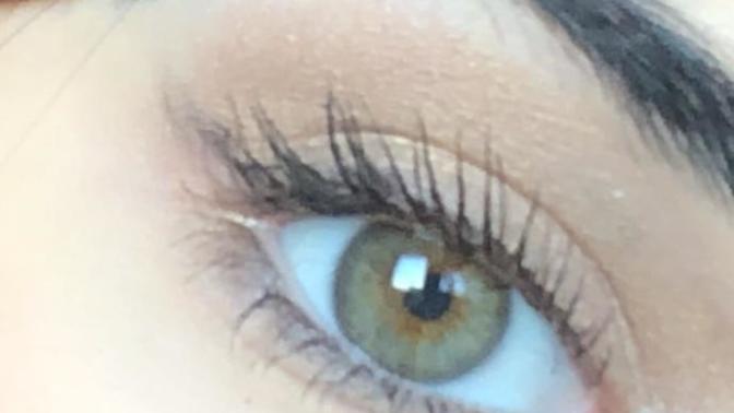 Green or hazel eyes?