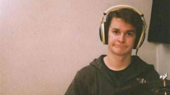 Which of these would you rate as the cringiest Tinder bio?
