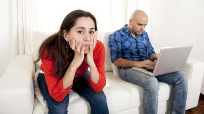 My boyfriend has fallen to the money? What can I do?