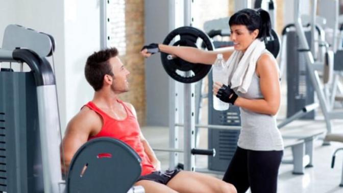 Do girls check out guys at the gym? When you look at guys, are you checking them out or are you judging them based off what they’re doing/look like?