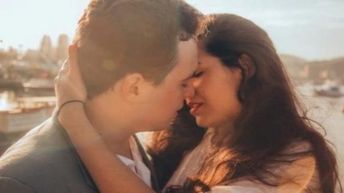 When you start dating someone, how long do you usually wait to drop the L word?