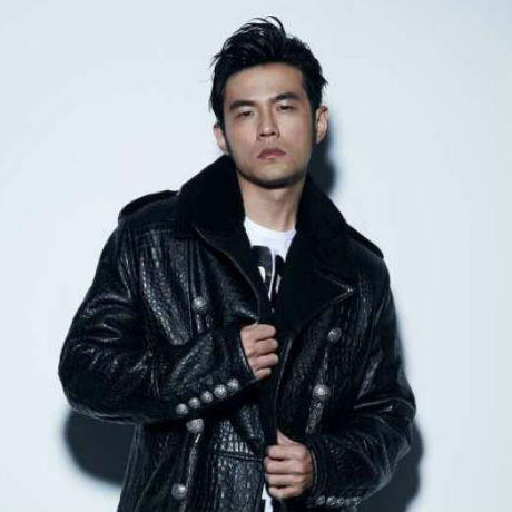 Do white girls like Asian guys?