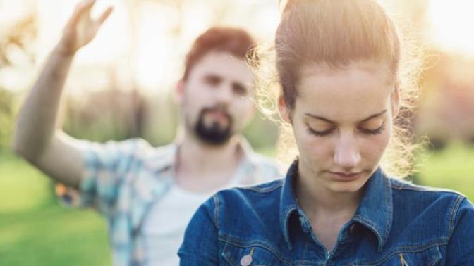 How should I act with an ex who hates me?