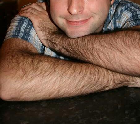 Hairy men or hairy women, whos more appealing to you?