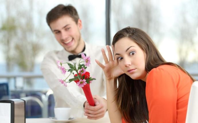 What are the worst questions/date ideas to ask/do on a first date?
