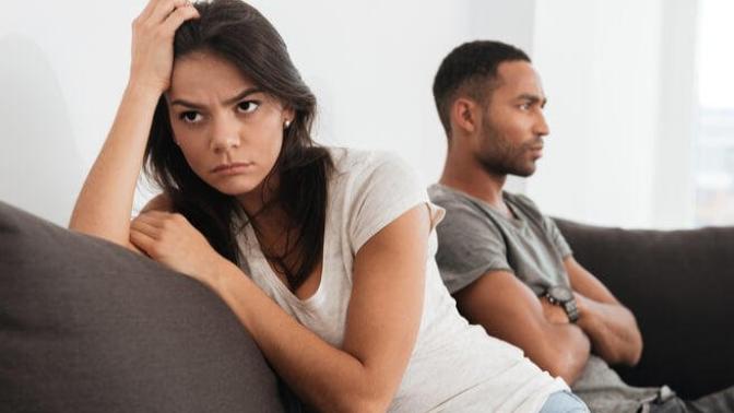 I can no longer stand my boyfriend but also I cannot break up. What should I do?