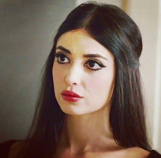 Do anyone even like Big dark brown eyes, or people just like light eyes😔 ?