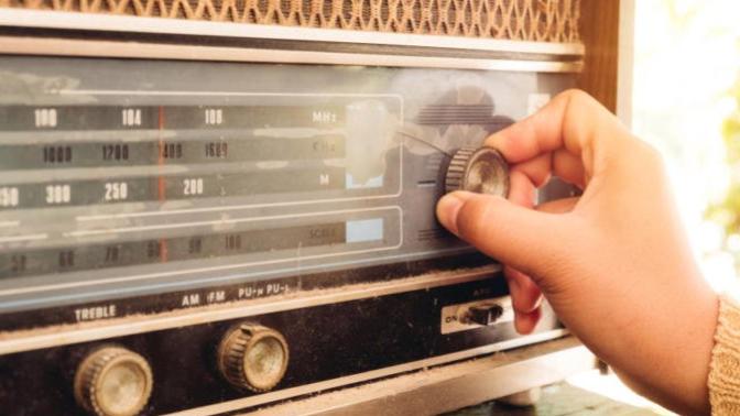 Does anyone in the current generation still like radio and wish it could be like it was in the older days?