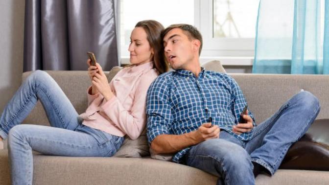 What would you do if you saw your girlfriend or boyfriend was still on the website you met them on after two months of making it official?