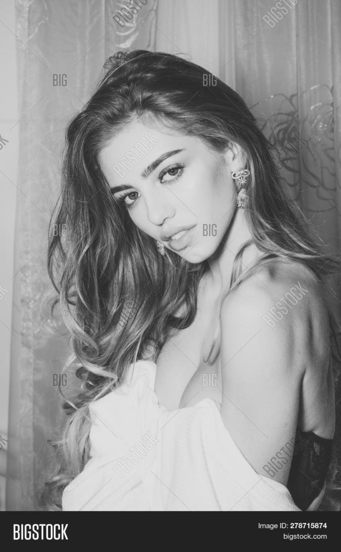 do you prefer cute or hot girls?