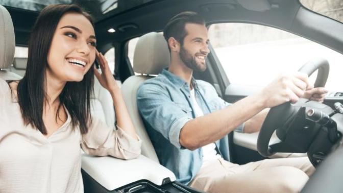 Should I let my Tinder date pick me up in his car for a first date? 