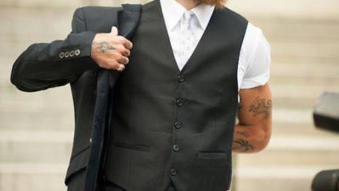 Girls, do you like guys who wear suits?