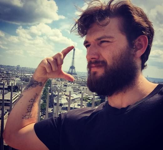 Does anyone else have a strong attraction to guys with beards or long stubble?