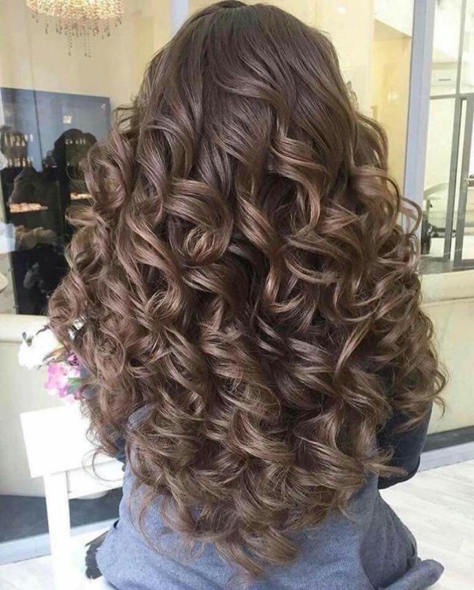 guys,what is your favourite hair length for a women?
