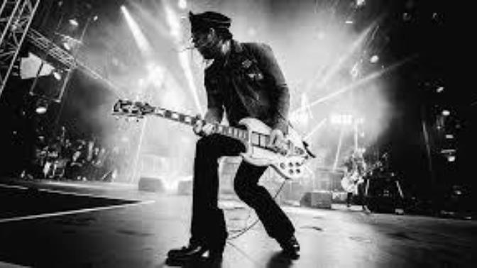 To Rock and Emo music lovers, who is your favourite singer/band and why?