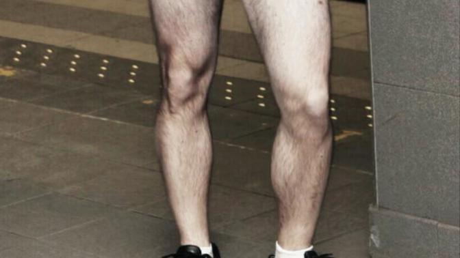 Would it be attractive to girls if guys wore short dresses?