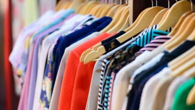What are good clothes on first date for both girls and guys?