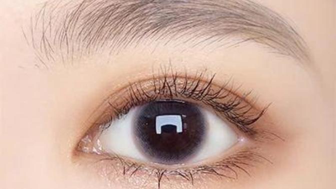 Which eye color is most attractive?