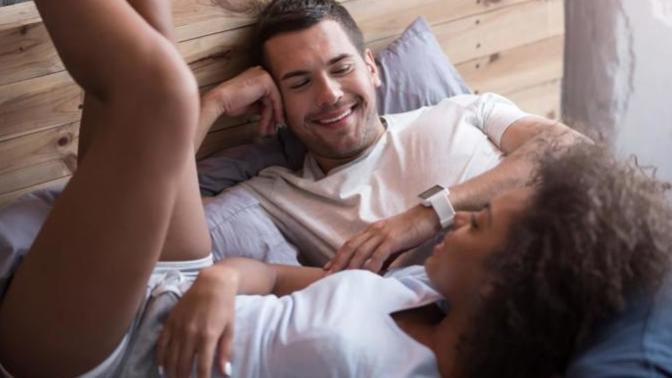 What's the different challenges/expectations that men & women face when dating?