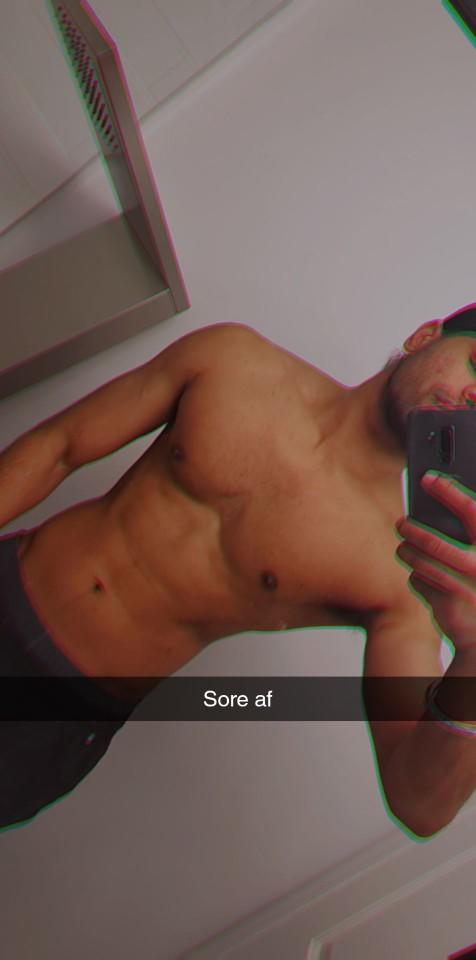 Shirtless pic on dating apps?