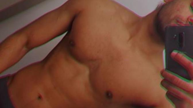 Shirtless pic on dating apps?