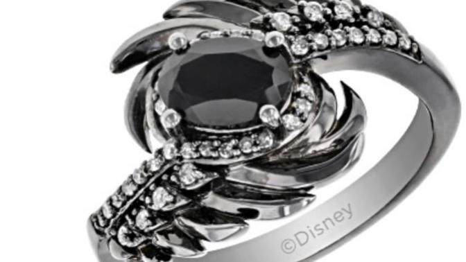 Girls, Do you think this is a good ring to propose with if your girlfriend is a goth?