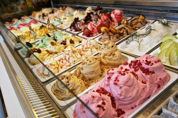 What temperature of food do you prefer: piping hot, freezing cold or lukewarm food?