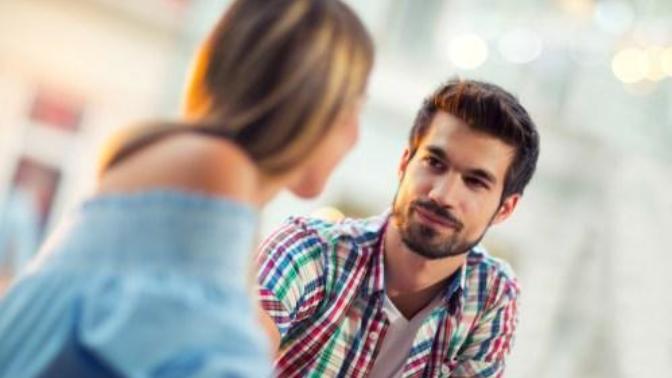 Guys, do you sometimes want to get "caught" checking a girl out?