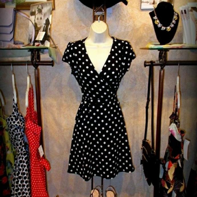 Is this outfit cute for a third date?