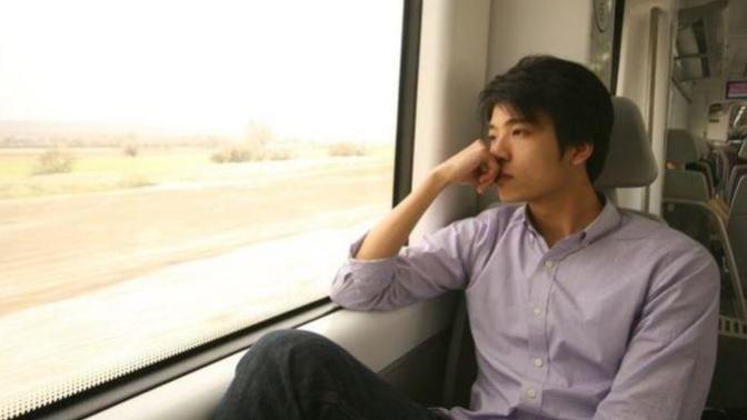 Ghosted my best female friend while I was going through many life challenges. I felt she would be better off without me. Now how do I contact her?