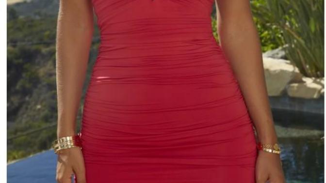 Does this dress suite petite people?